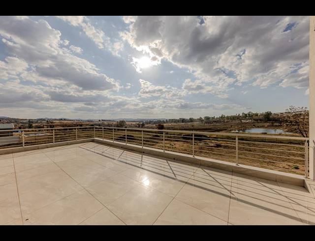 4 BEDROOM HOUSE FOR SALE IN LANSERIA